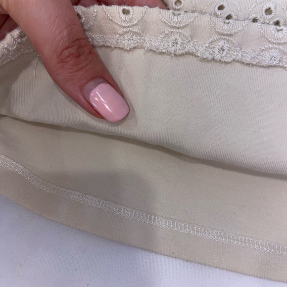 🦢 Express Eyelet Puff Sleeve Top 🦢 - Picture 7 of 10